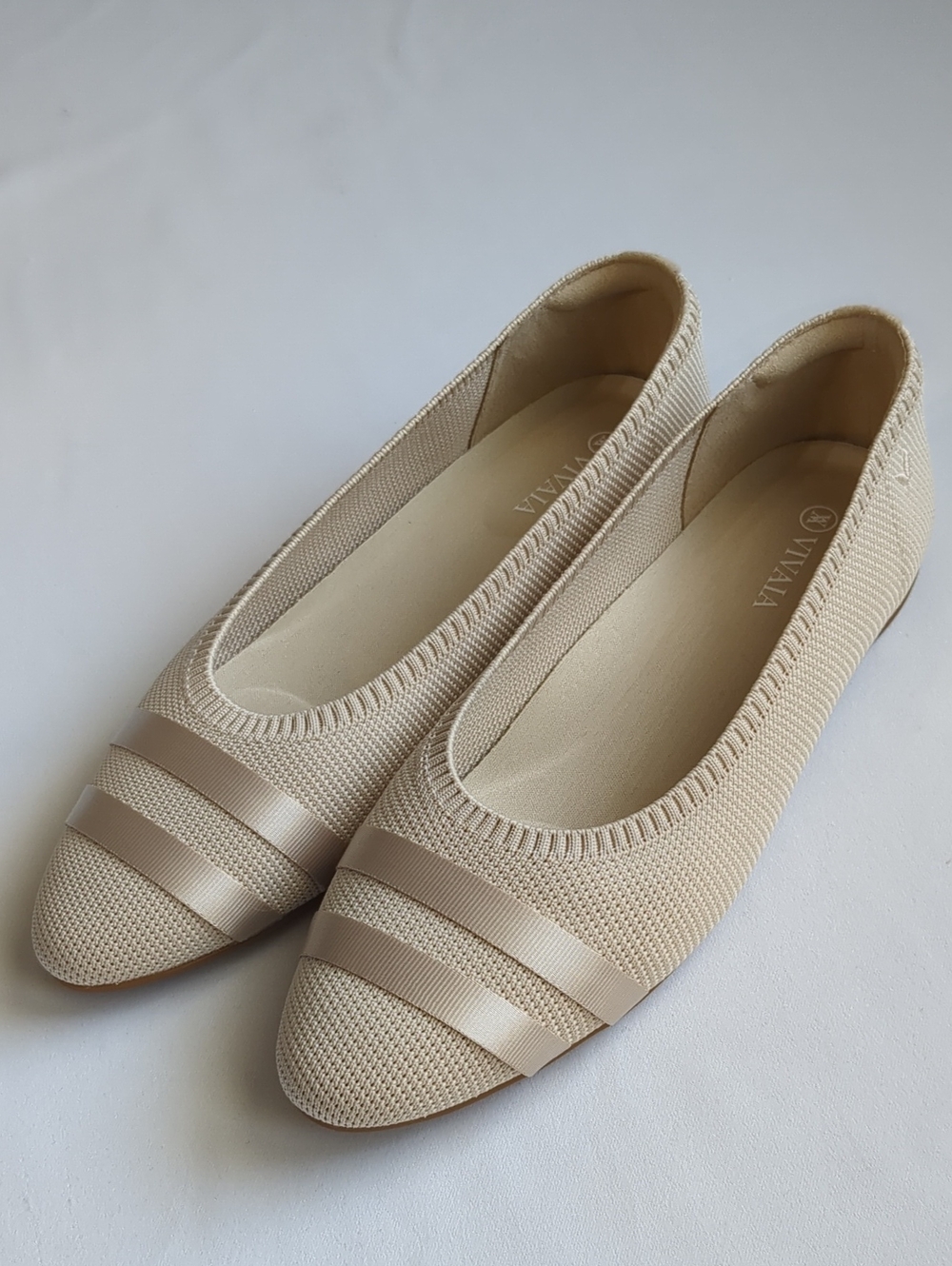 Vivaia Pointed Toe Ballet Ribbon Flat Cream Shoes Sz EU 39/US 8
